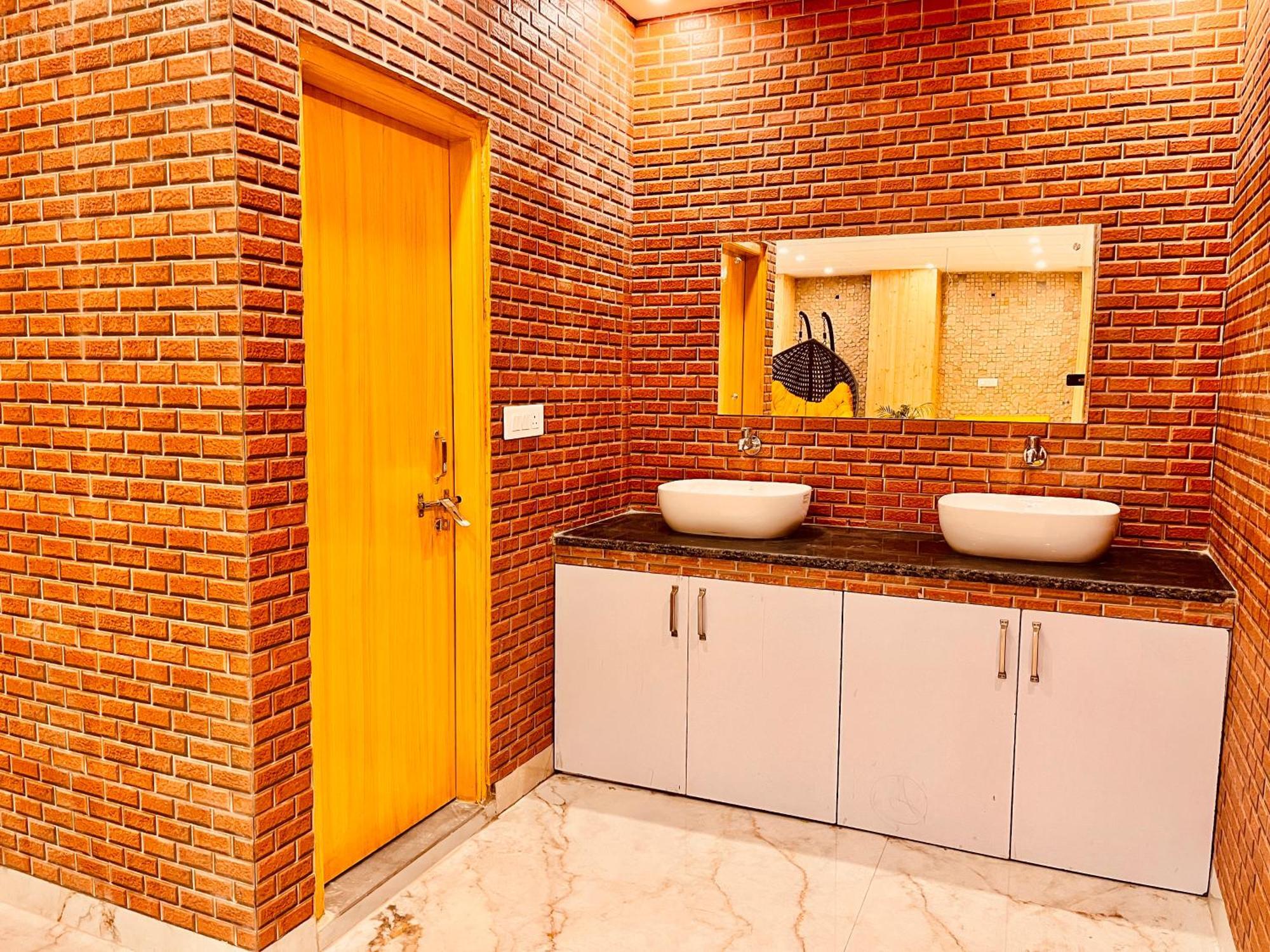 Hotel Classic Crown - #Scenic Mountain View #Open Terrace #Parking #Premium Rooms With Balcony #Guest Preferred #Best Selling Hotel In Mussoorie Εξωτερικό φωτογραφία