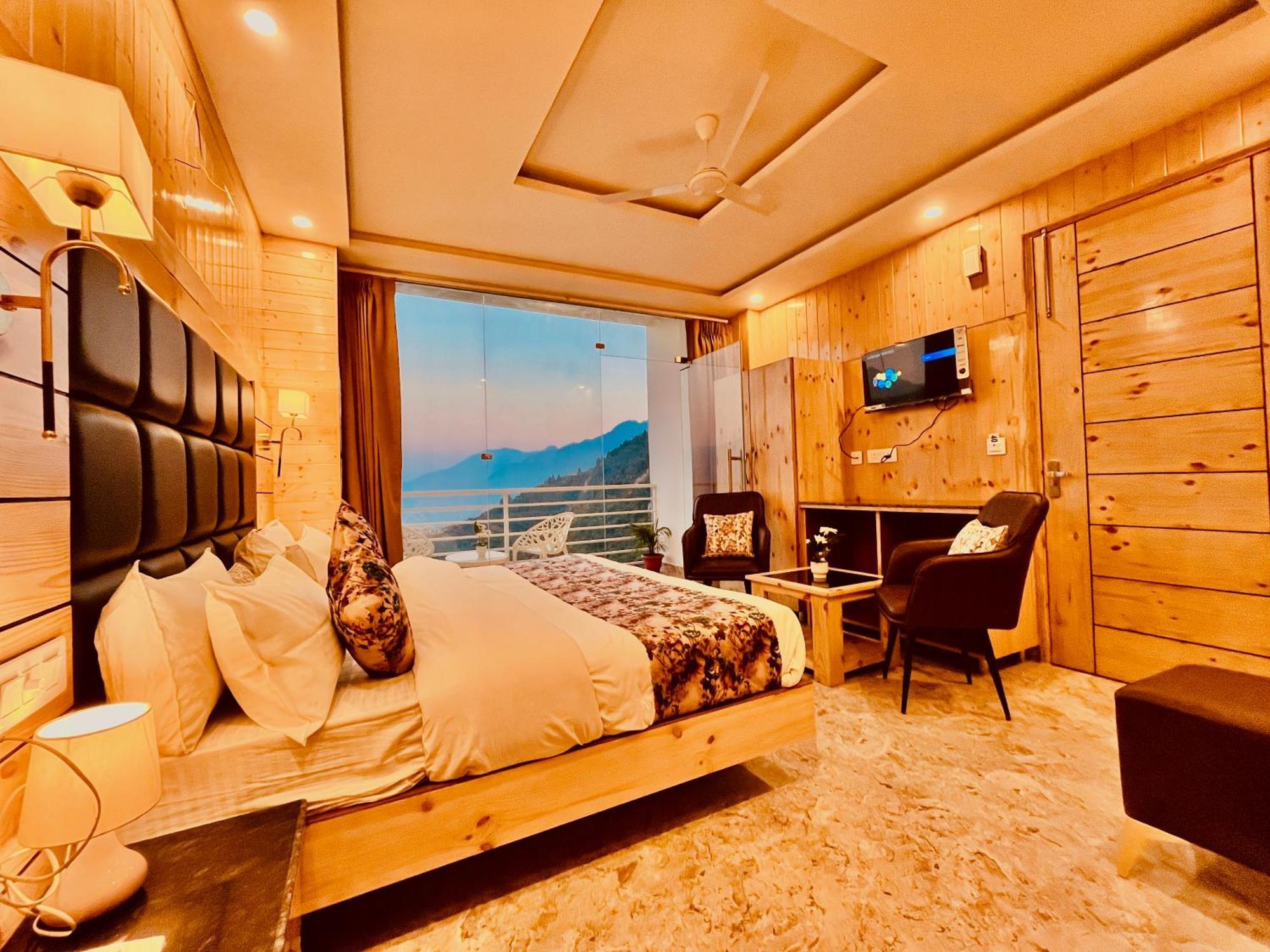 Hotel Classic Crown - #Scenic Mountain View #Open Terrace #Parking #Premium Rooms With Balcony #Guest Preferred #Best Selling Hotel In Mussoorie Εξωτερικό φωτογραφία