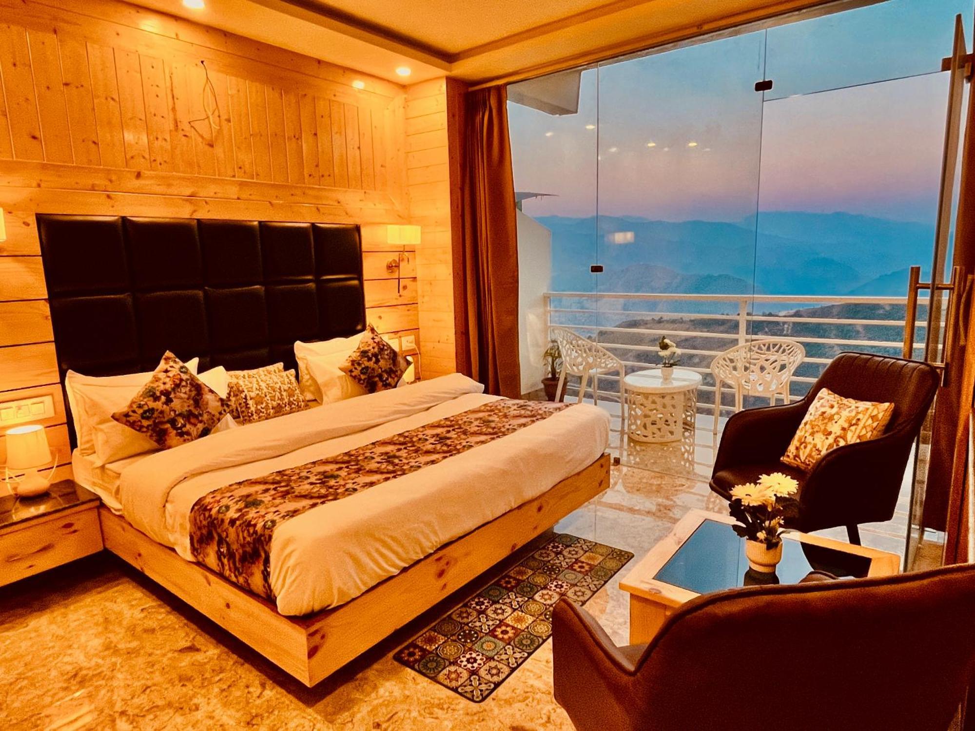 Hotel Classic Crown - #Scenic Mountain View #Open Terrace #Parking #Premium Rooms With Balcony #Guest Preferred #Best Selling Hotel In Mussoorie Εξωτερικό φωτογραφία