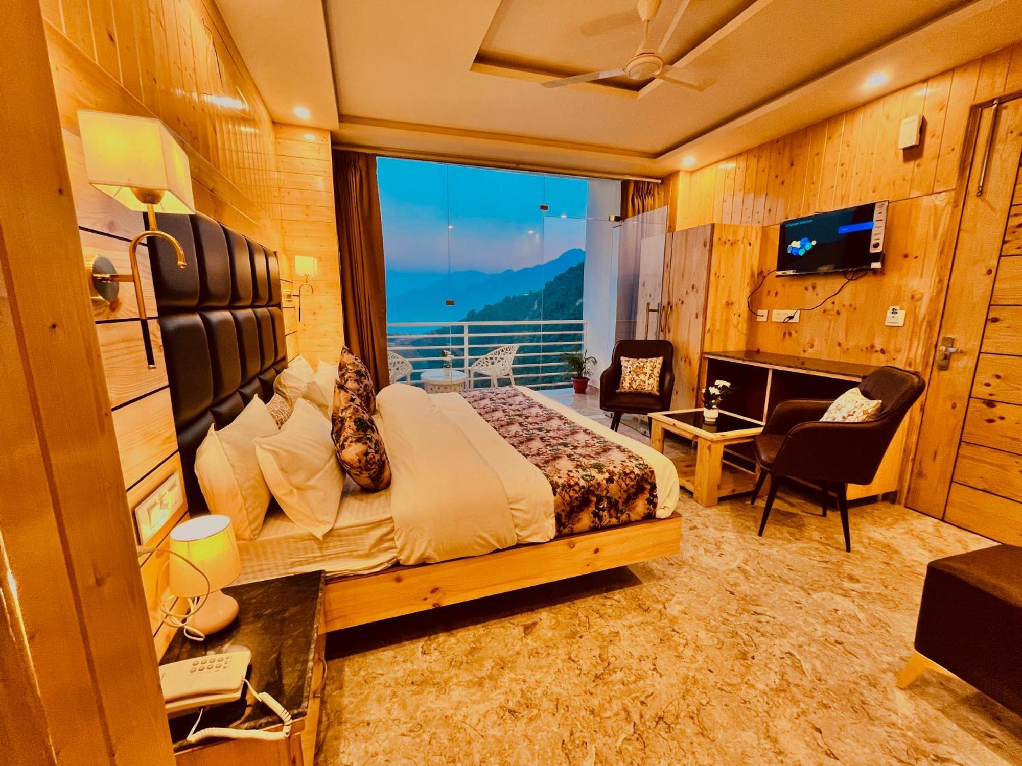 Hotel Classic Crown - #Scenic Mountain View #Open Terrace #Parking #Premium Rooms With Balcony #Guest Preferred #Best Selling Hotel In Mussoorie Εξωτερικό φωτογραφία