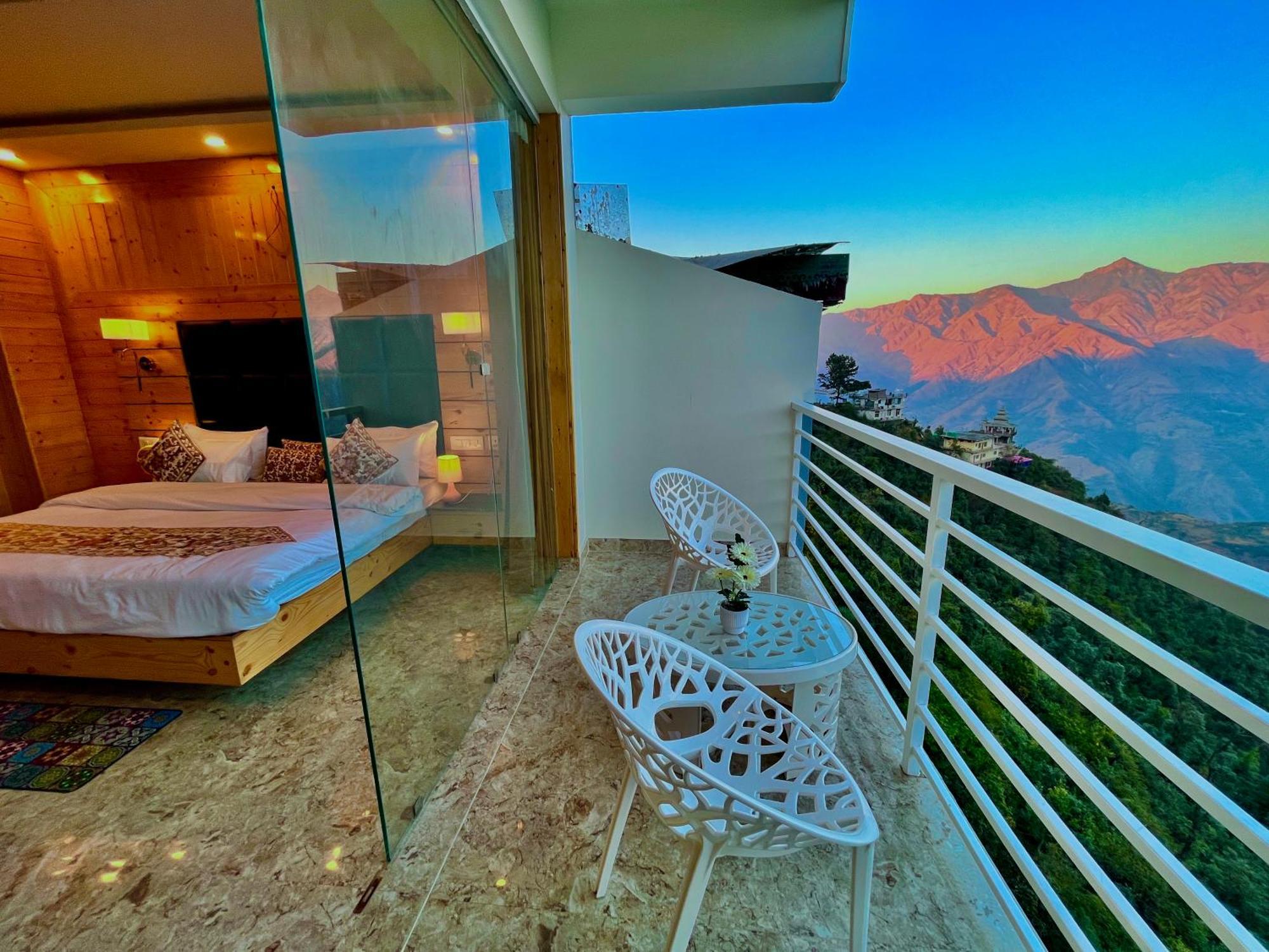 Hotel Classic Crown - #Scenic Mountain View #Open Terrace #Parking #Premium Rooms With Balcony #Guest Preferred #Best Selling Hotel In Mussoorie Εξωτερικό φωτογραφία