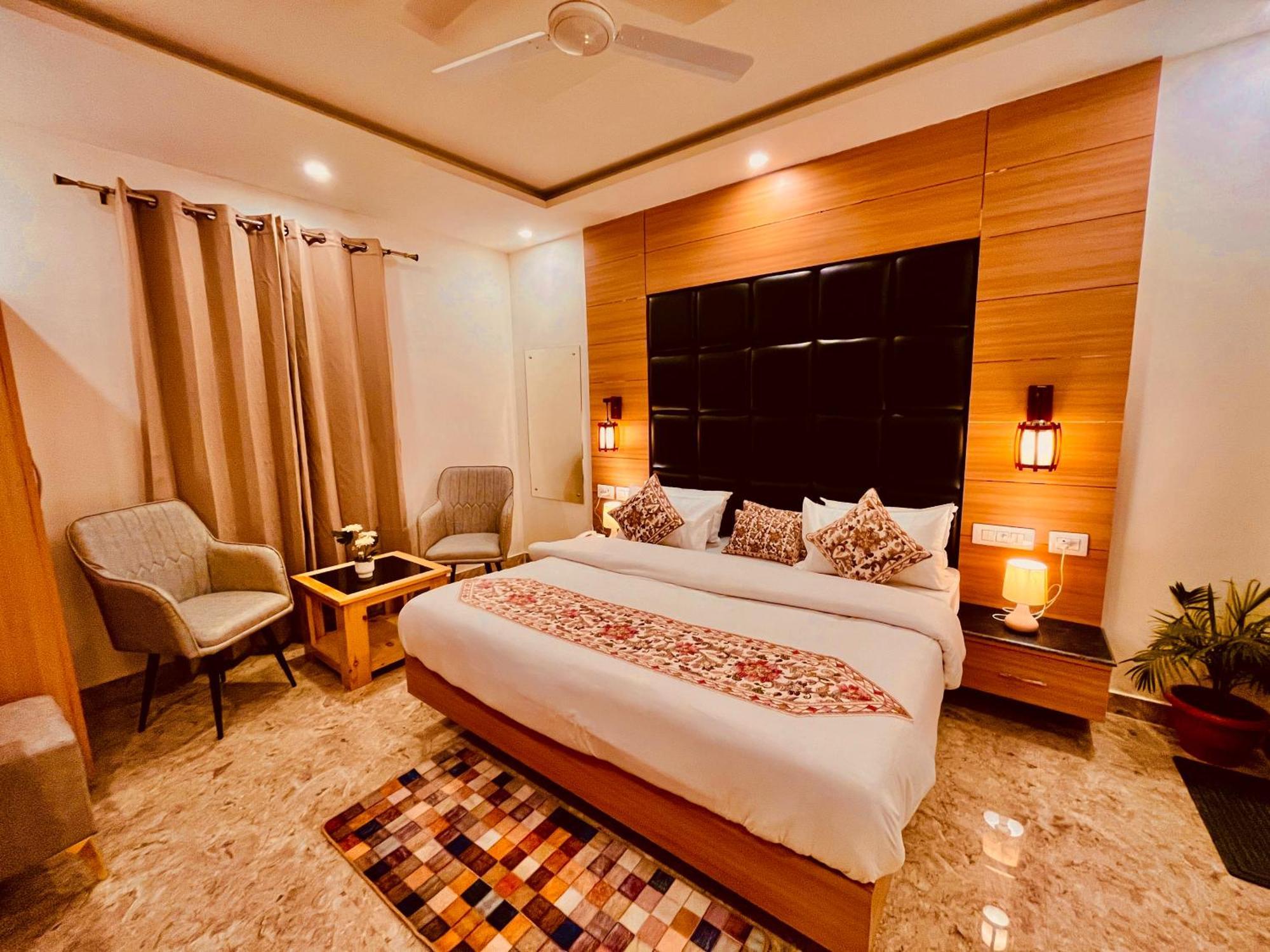 Hotel Classic Crown - #Scenic Mountain View #Open Terrace #Parking #Premium Rooms With Balcony #Guest Preferred #Best Selling Hotel In Mussoorie Εξωτερικό φωτογραφία