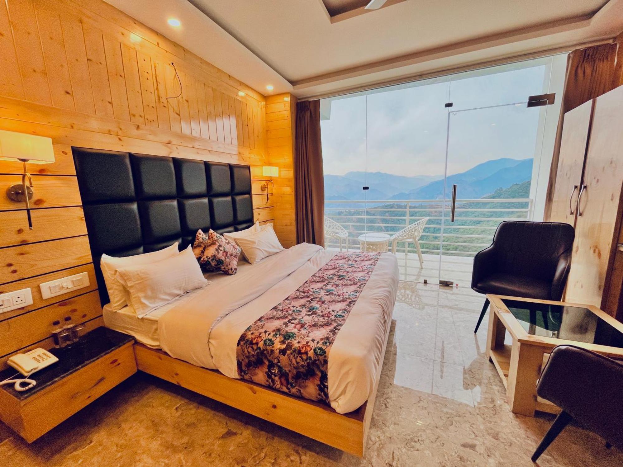 Hotel Classic Crown - #Scenic Mountain View #Open Terrace #Parking #Premium Rooms With Balcony #Guest Preferred #Best Selling Hotel In Mussoorie Εξωτερικό φωτογραφία