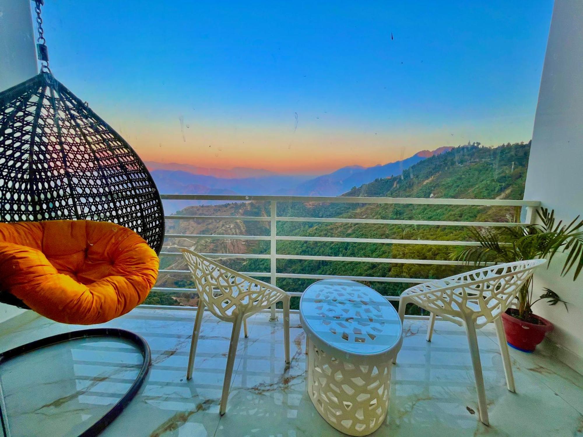 Hotel Classic Crown - #Scenic Mountain View #Open Terrace #Parking #Premium Rooms With Balcony #Guest Preferred #Best Selling Hotel In Mussoorie Εξωτερικό φωτογραφία