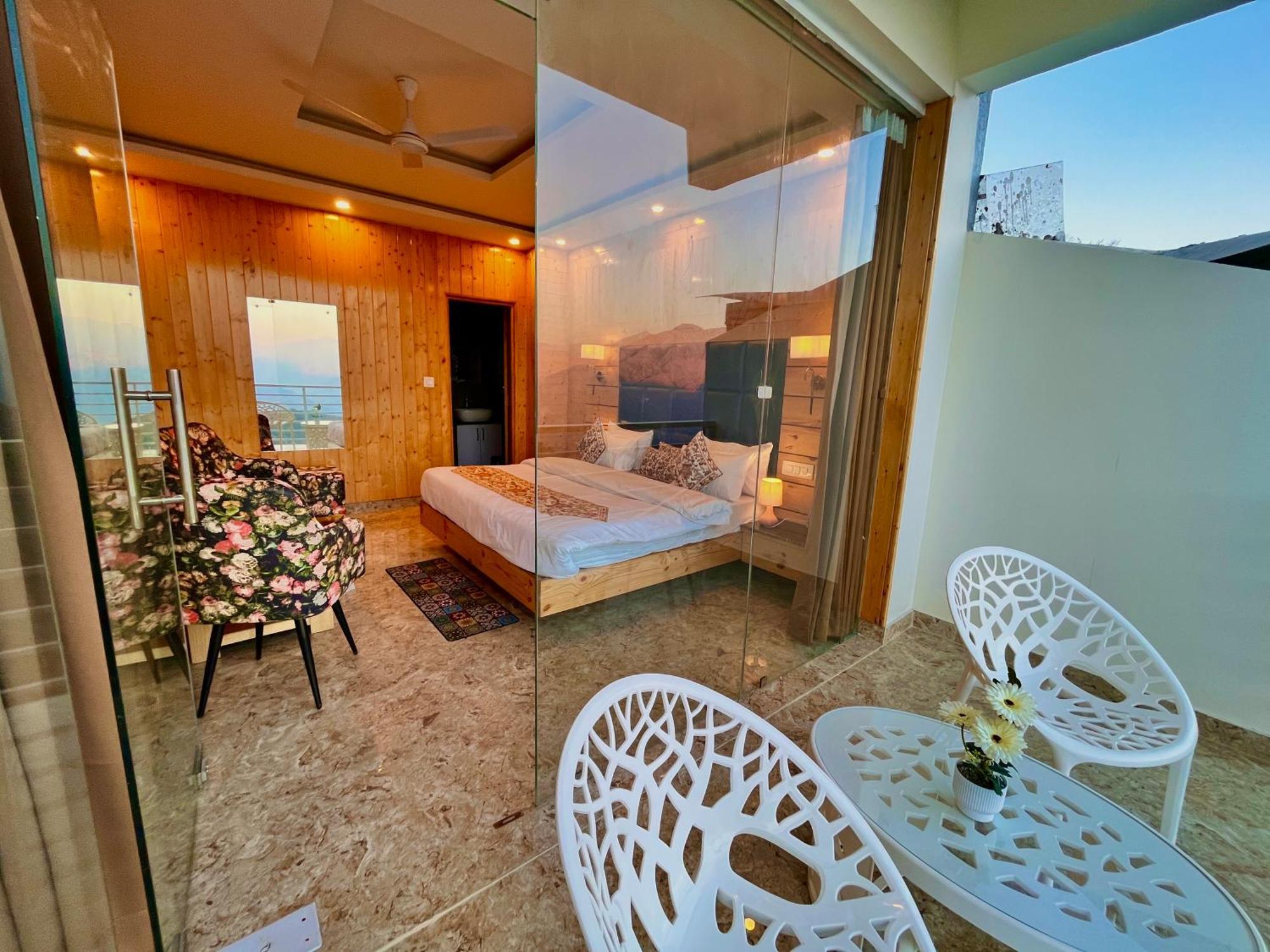 Hotel Classic Crown - #Scenic Mountain View #Open Terrace #Parking #Premium Rooms With Balcony #Guest Preferred #Best Selling Hotel In Mussoorie Εξωτερικό φωτογραφία