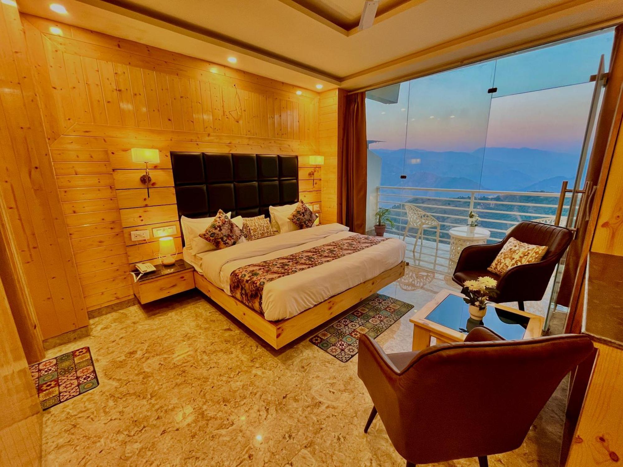 Hotel Classic Crown - #Scenic Mountain View #Open Terrace #Parking #Premium Rooms With Balcony #Guest Preferred #Best Selling Hotel In Mussoorie Εξωτερικό φωτογραφία